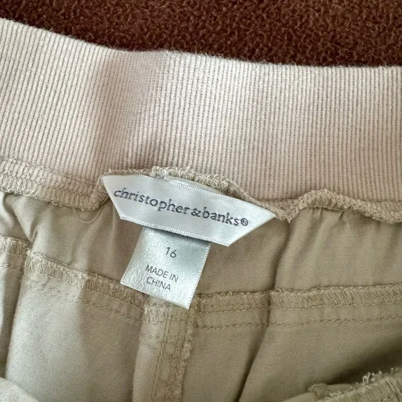 Casual Khaki Christopher & Banks Capris - Picture 6 of 9